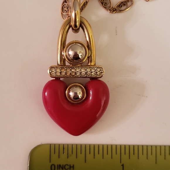 Red heart in lock pendant - Picture 4 of 4